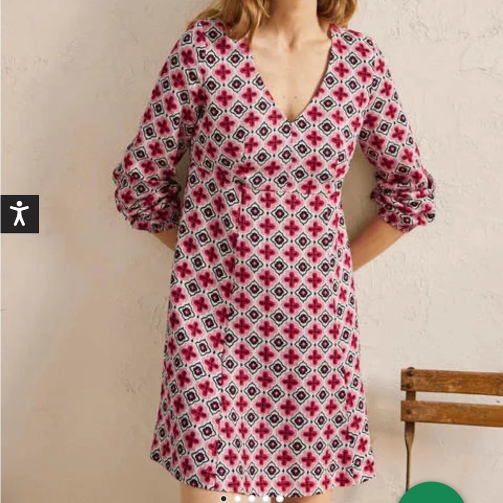 Boden V neck flippy mini dress - new with tags